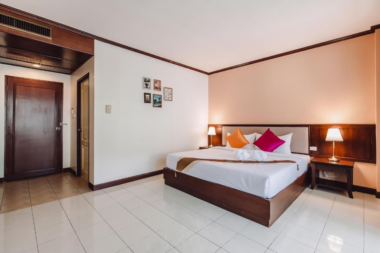 Bauman Ville Hotel Phuket Exterior photo