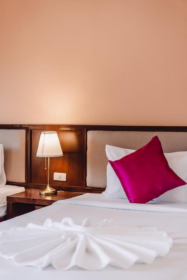 Bauman Ville Hotel Phuket Exterior photo