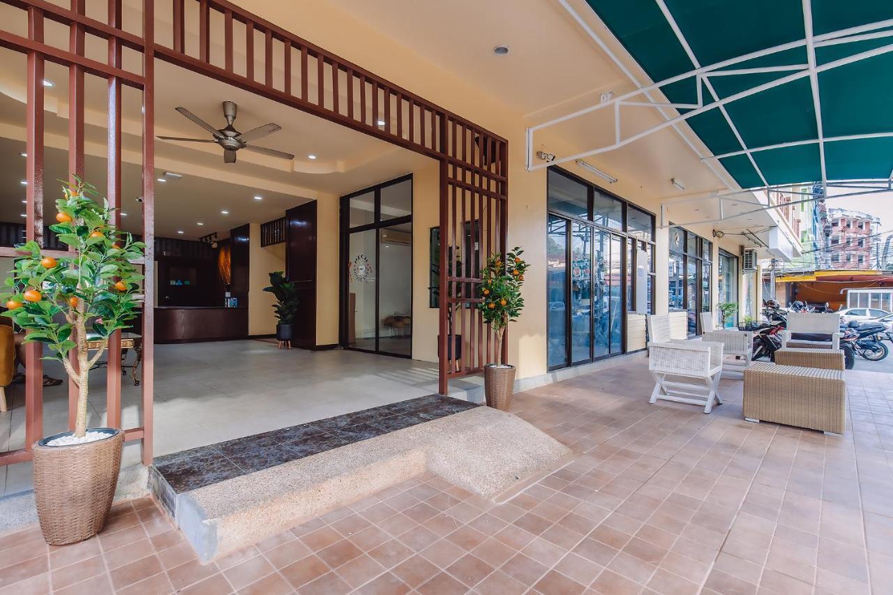 Bauman Ville Hotel Phuket Exterior photo