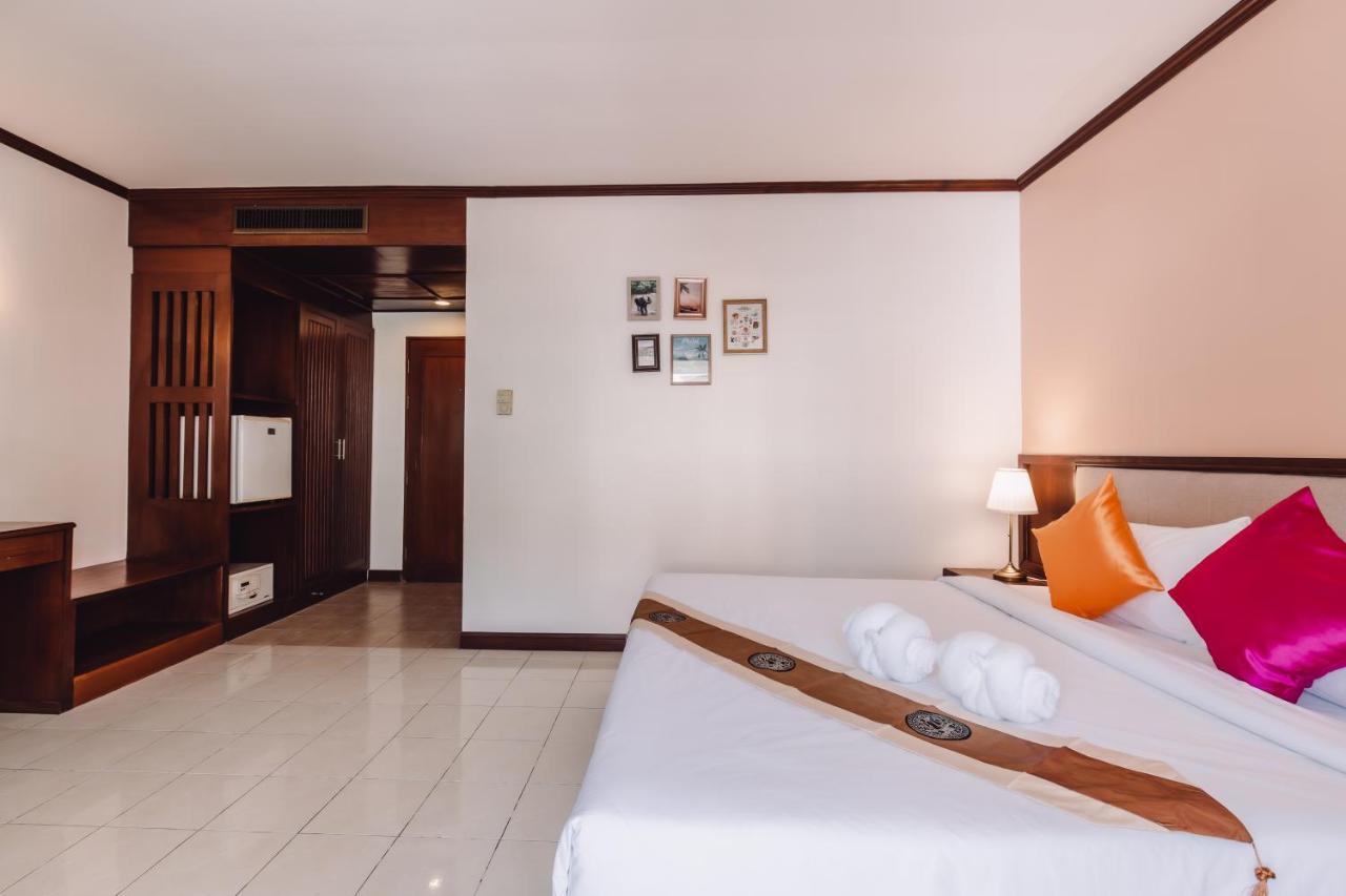 Bauman Ville Hotel Phuket Exterior photo