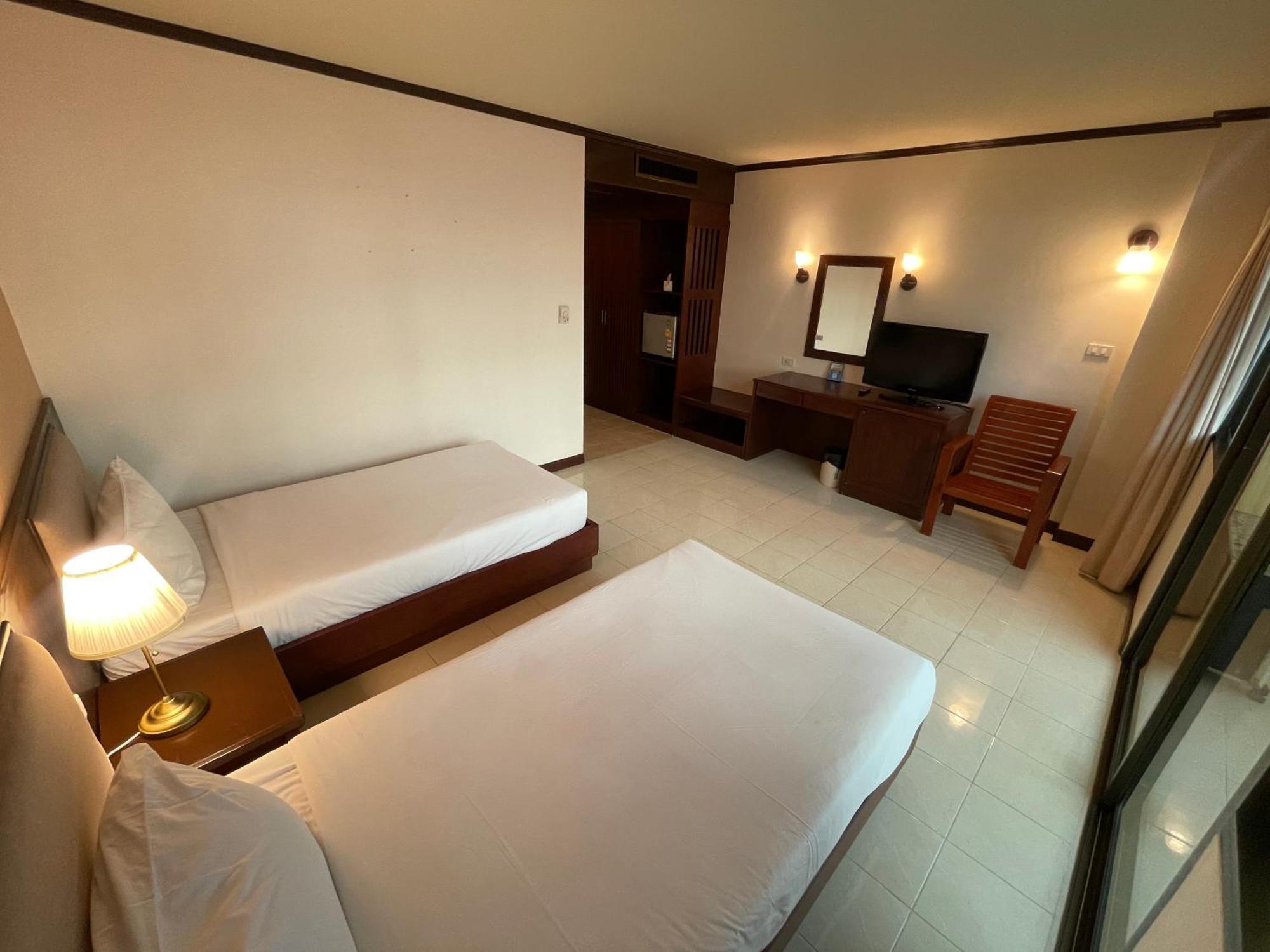 Bauman Ville Hotel Phuket Exterior photo